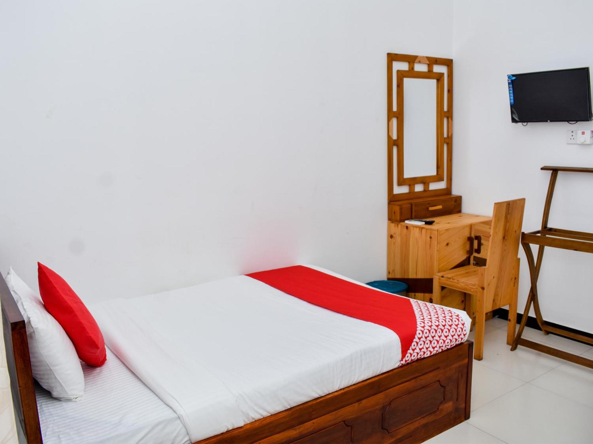 Mallika Resort Trincomalee Room photo
